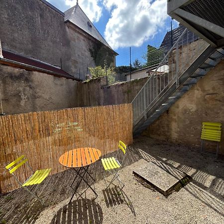 Appartement Au Centre-Ville Avec Cour Langres Zewnętrze zdjęcie